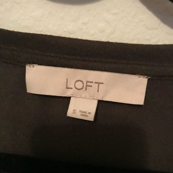 ANN TAYLOR LOFT Olive Green sweater​ - Picture 3 of 3